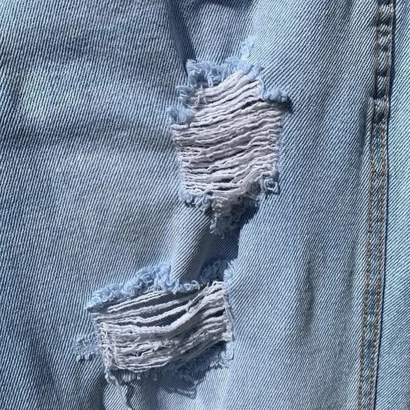 HOLLISTER size 29 distressed jeans - Picture 3 of 4